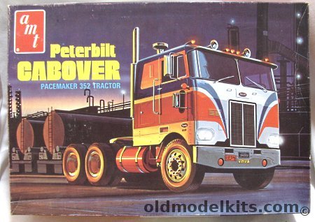 AMT 1/25 Peterbilt Cabover Pacemaker 352 Tractor Semi Truck with Peterbilt Reference Material, T502 plastic model kit